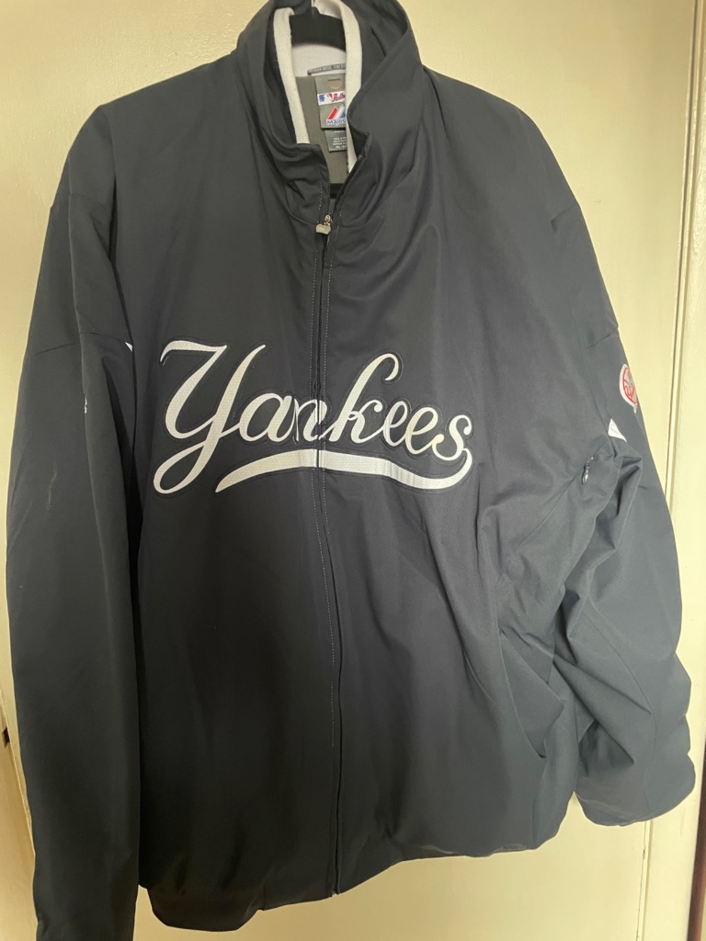 Majestic Navy and White Yankees Script Jacket, 2XL. Like new. Nice